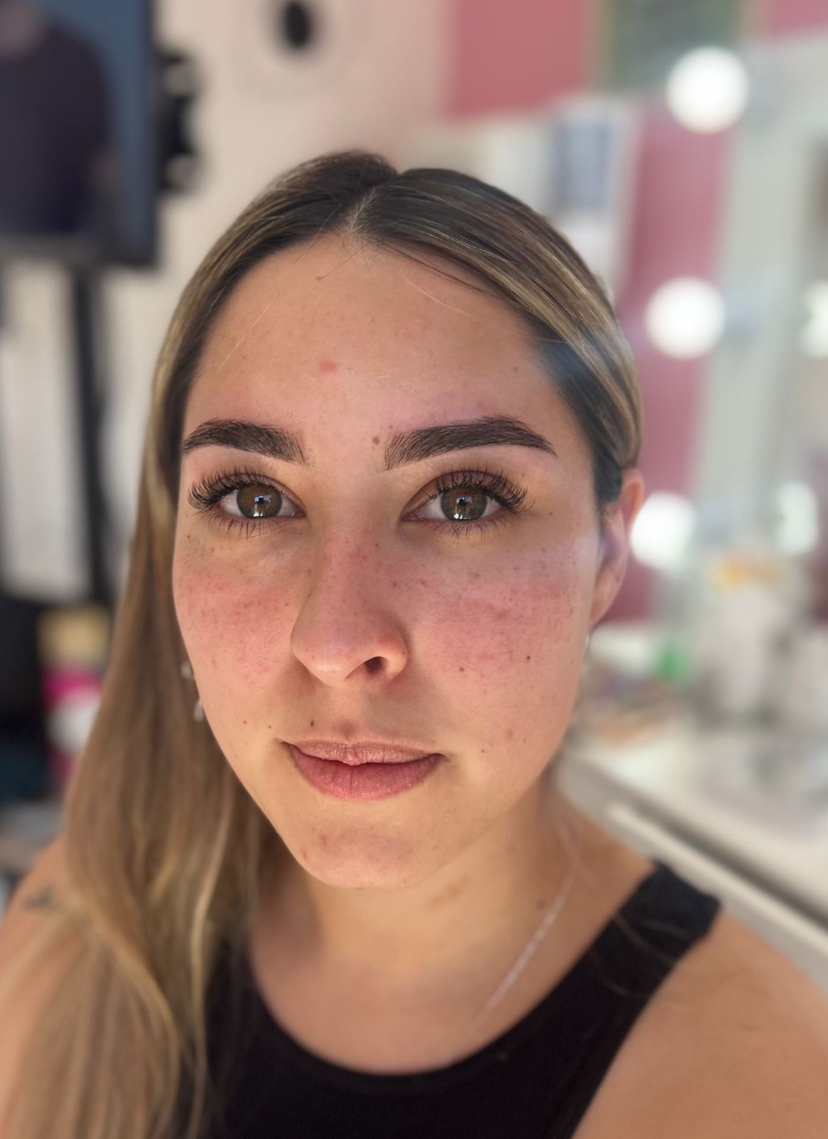 Perfilado de cejas y maquillaje temporal con Henna y/o Tinte - Imagen 2