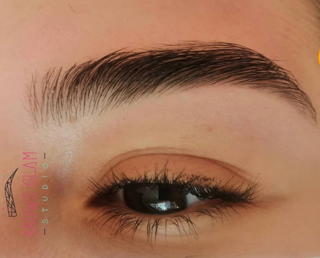 Perfilado de cejas y maquillaje temporal con Henna y/o Tinte